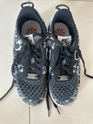 PRELOVED sepatu nike air force 1 crated flyknit size 5,5Y /