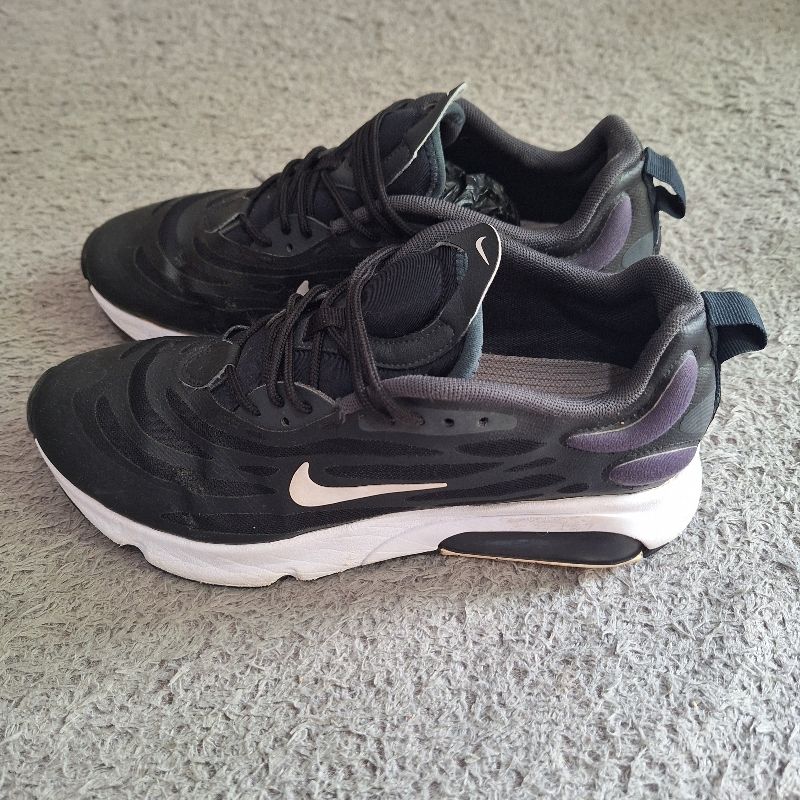 nike air max exosense on feet