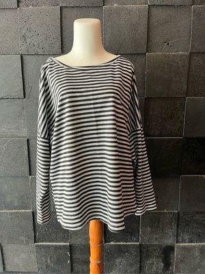 Atasan wanita oversize