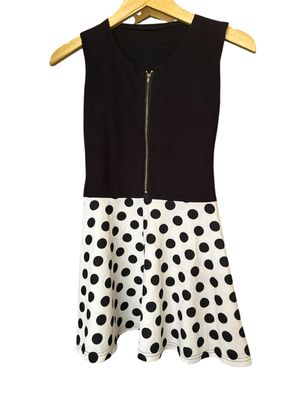 Dress anak2 tapi bisa dipake sama dewasa yang ukurannya xs