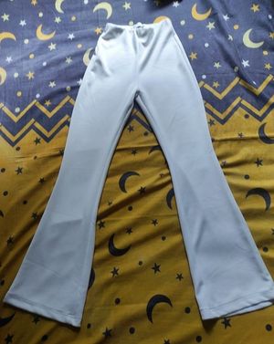 Flare pants putih lourra