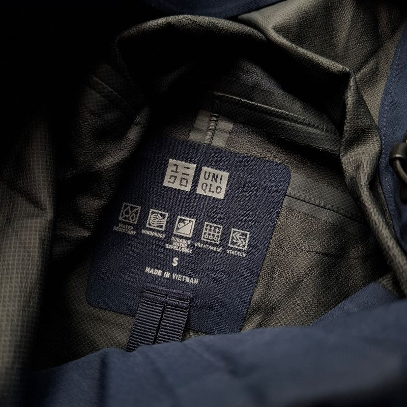 Uniqlo Gorpcore Windbreaker Pria navy, foto 3