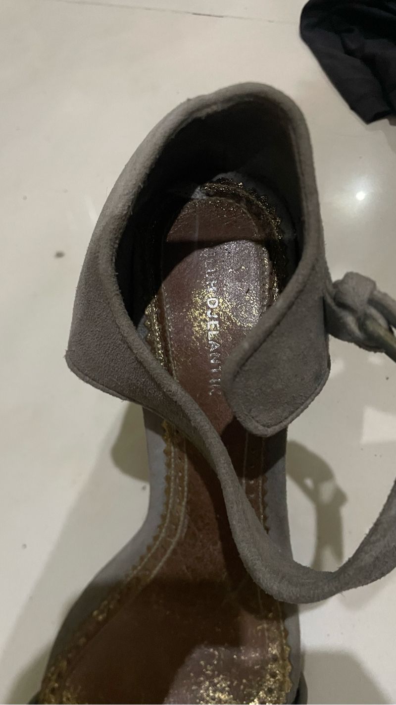 Heels Ni Luh Djelantik, foto 2