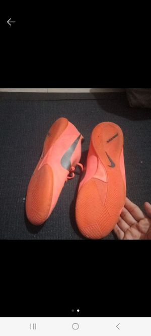Prlv sepatu futsal