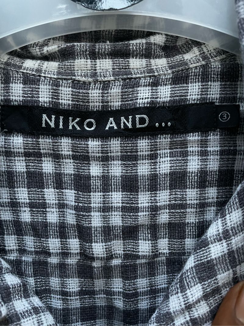 Niko and Plaid Shirt, foto 4