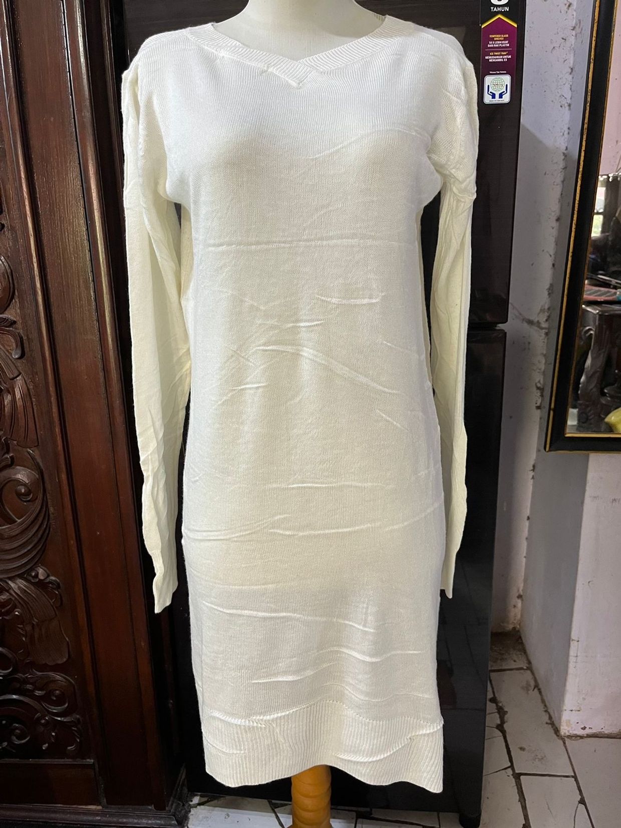 Casual Wanita white cream
