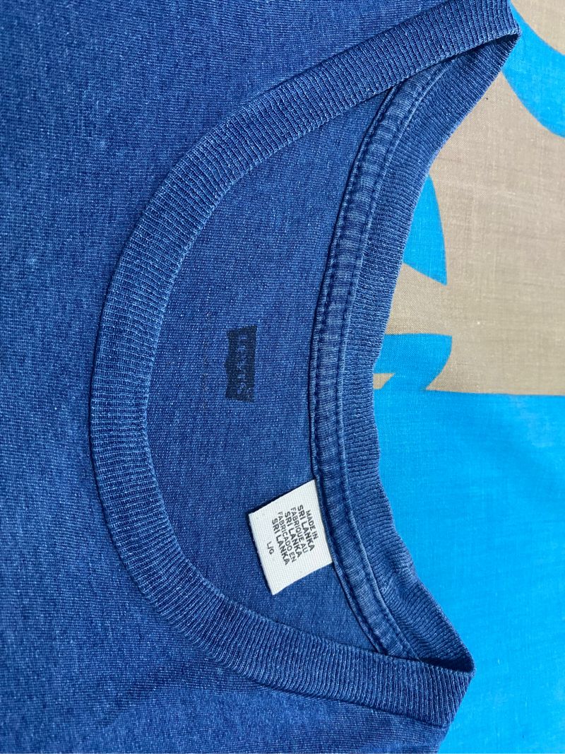 Kaos Levis, foto 4