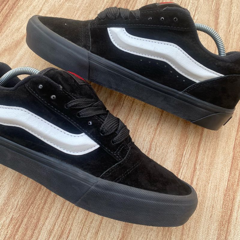 Vans Knu, foto 2