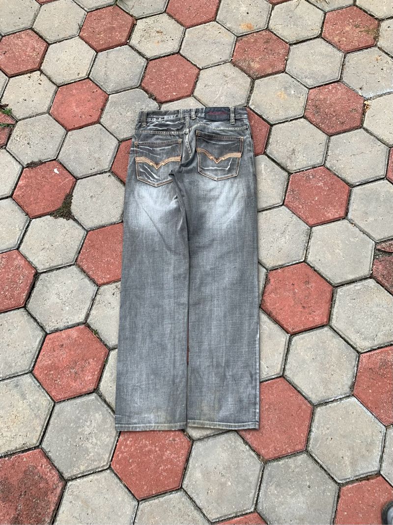 gray wash jeans, foto 2