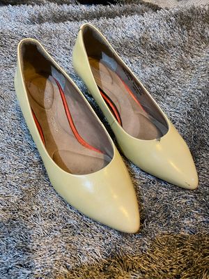 Rockport heels