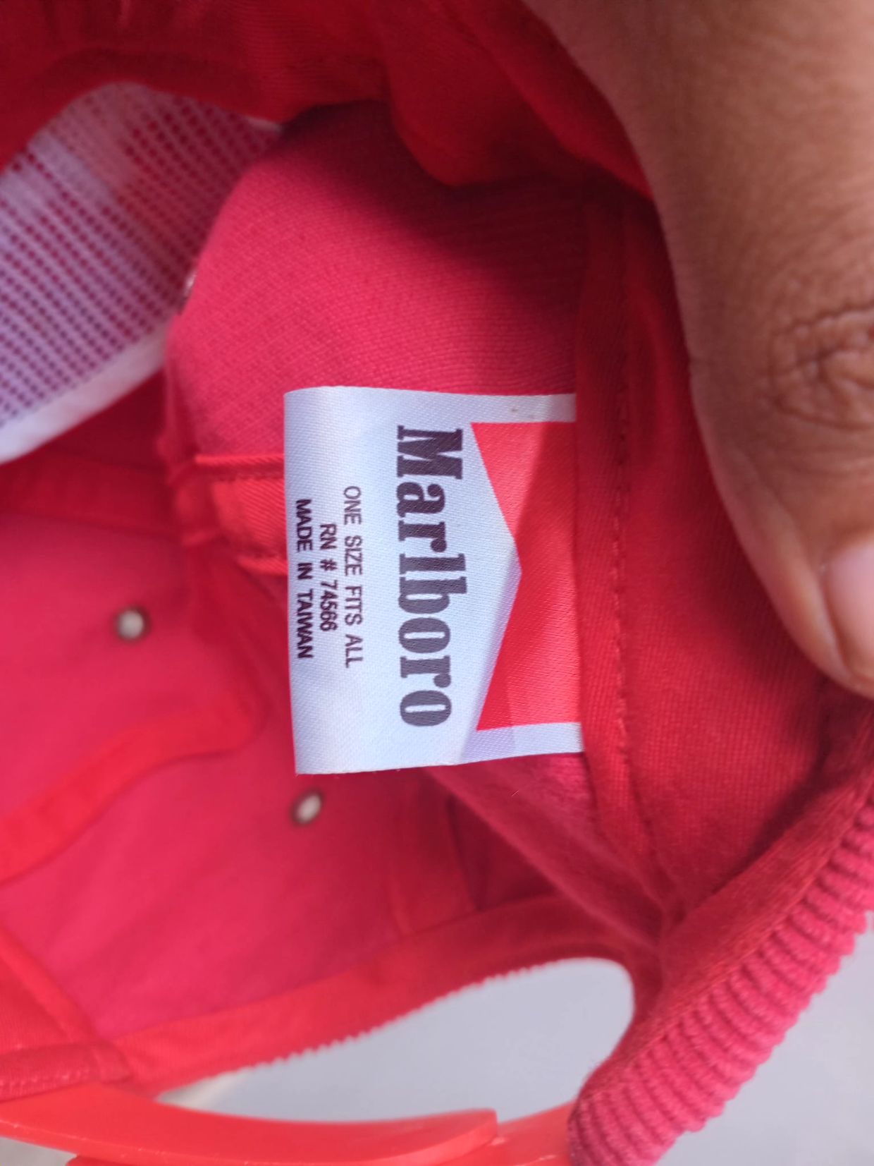 Marlboro Skater Casual Hat Pria red, foto 2