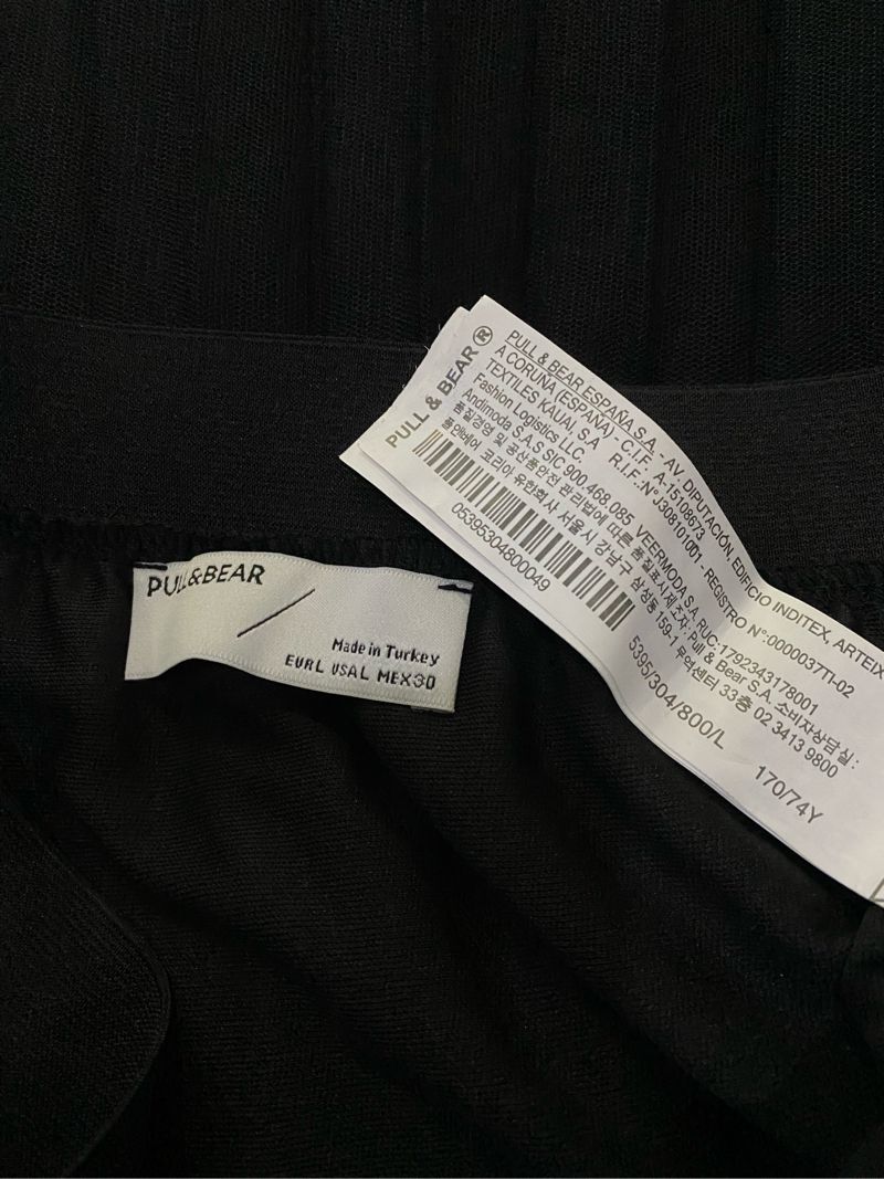Rok Pull & Bear Hitam pleated, foto 2