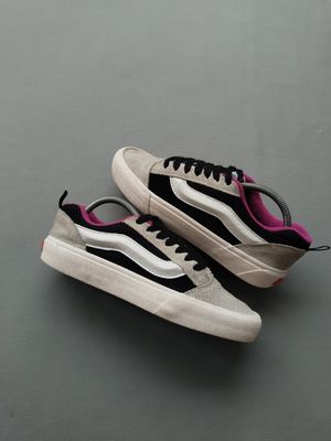 vans knu
