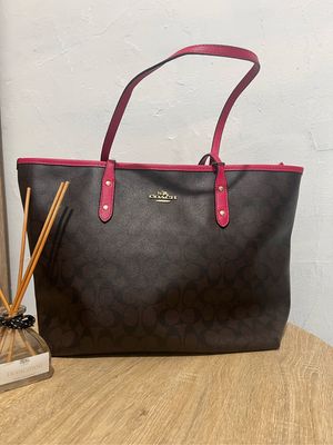 C O A C H TOTE ZIPPER