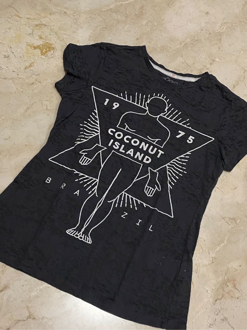 Baju Kaos Black Coconut Island (Brand 100% Original) Preloved
