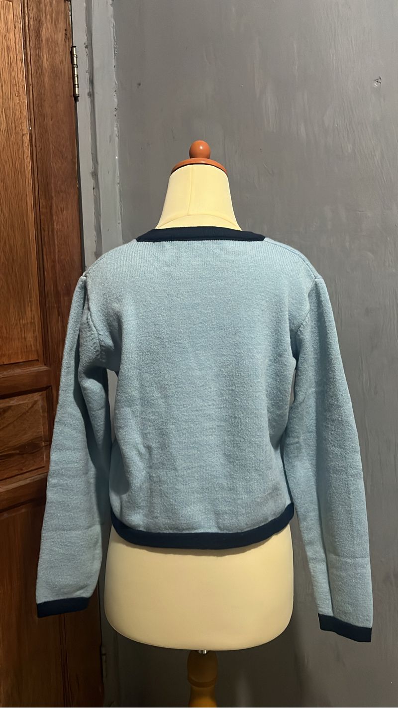 Cardi Blue, foto 2