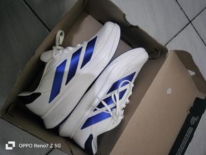 Sepatu Adidas