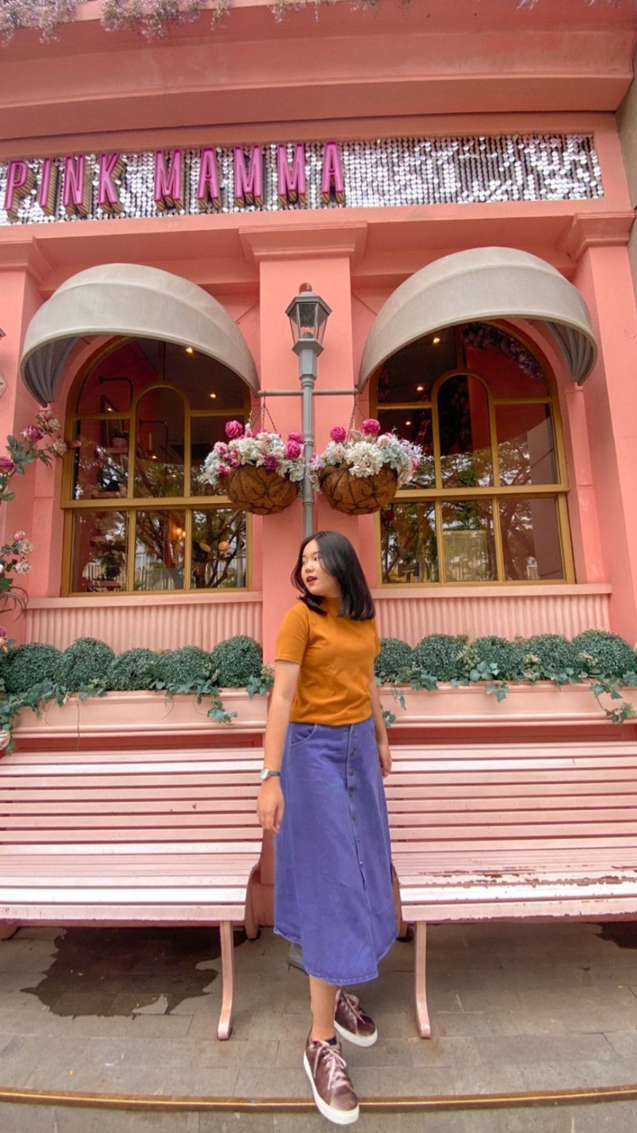 Minimalist Casual T-shirt Wanita brown