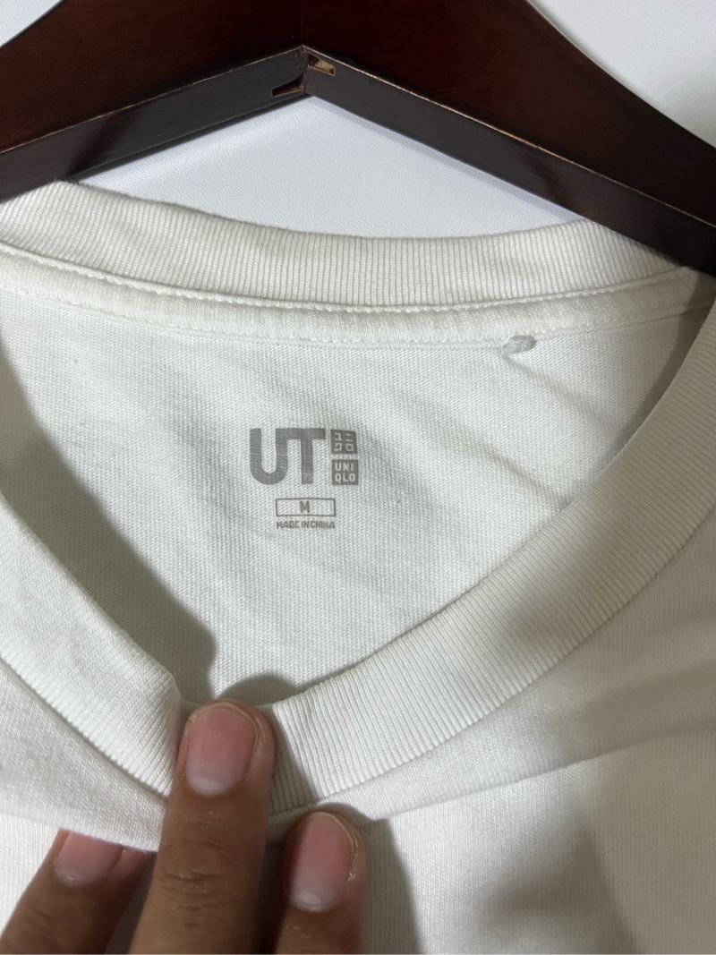 Kaos Uniqlo, foto 2