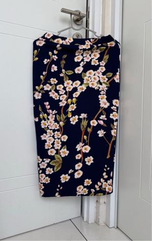 Floral Pencil Skirt with A Back Slit