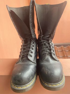 Vintage Dr. Martens 1914 16 Hole Steel Toe