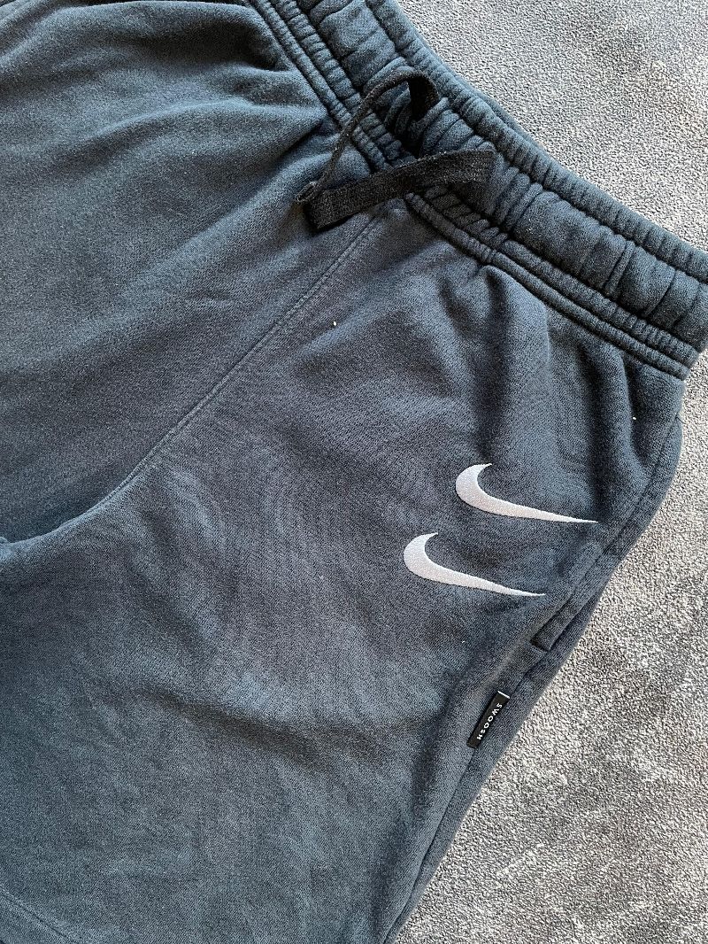 Celana Pendek Nike Internasional, foto 5