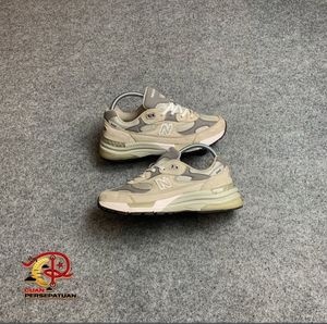 NEW BALANCE 992 MADE IN USA GREY