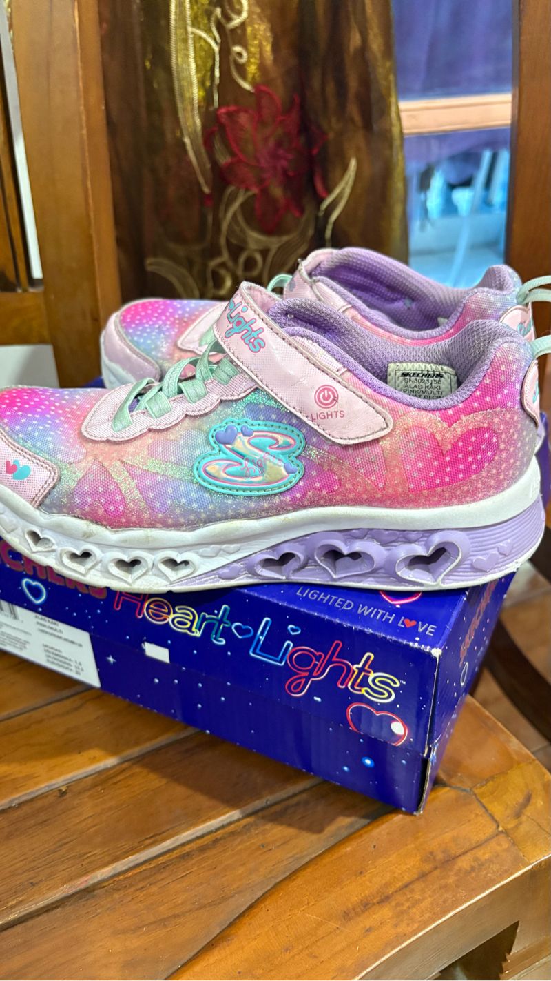 sepatu skechers Preloved