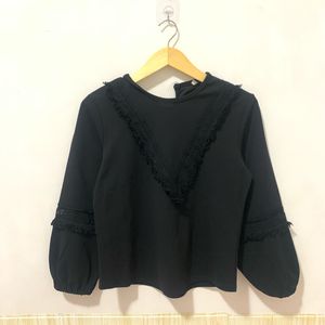 Blouse Hitam Lengan Panjang Renda