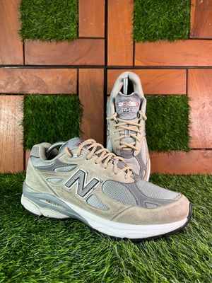 New Balance 990 V3