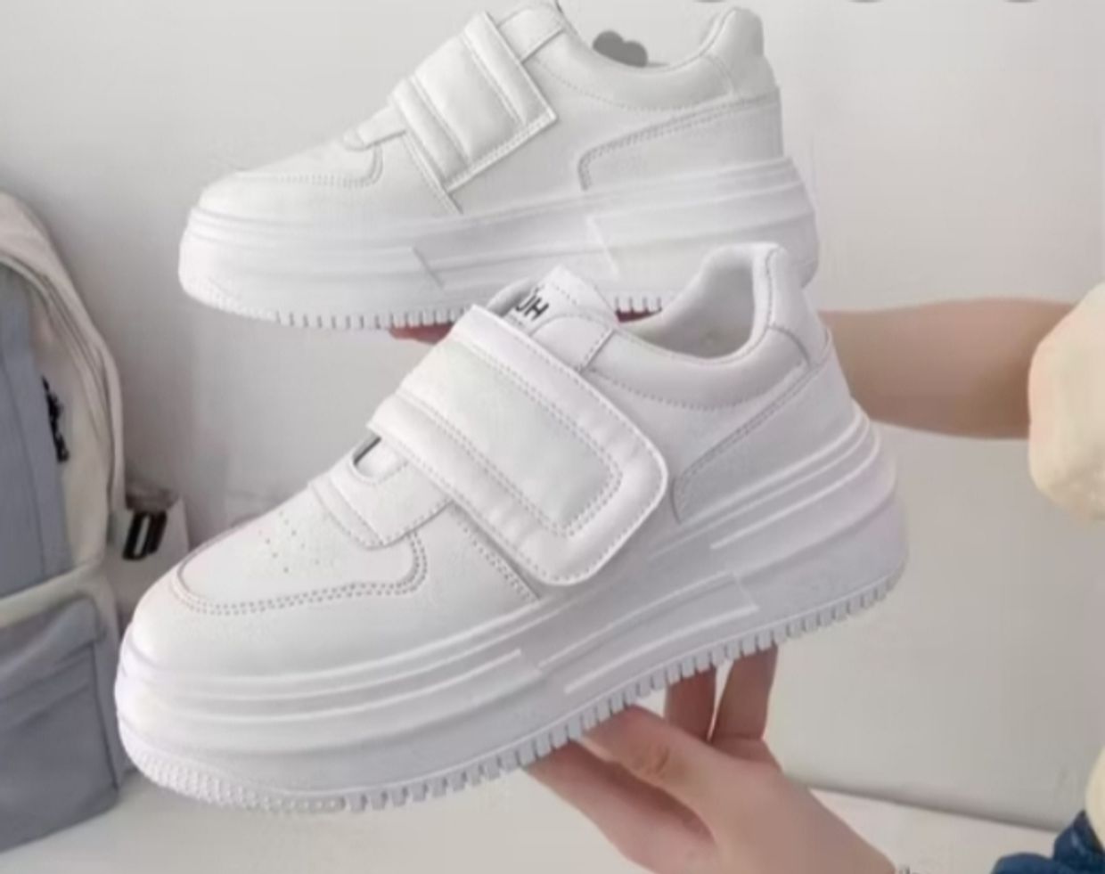 Casual Sneakers Wanita white