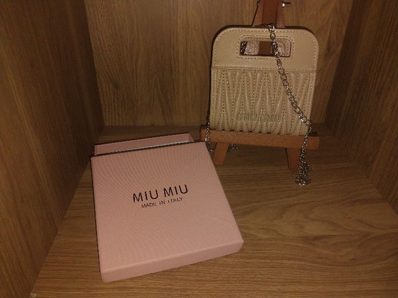 Dompet miumiu lipat bisa di sling, foto 3