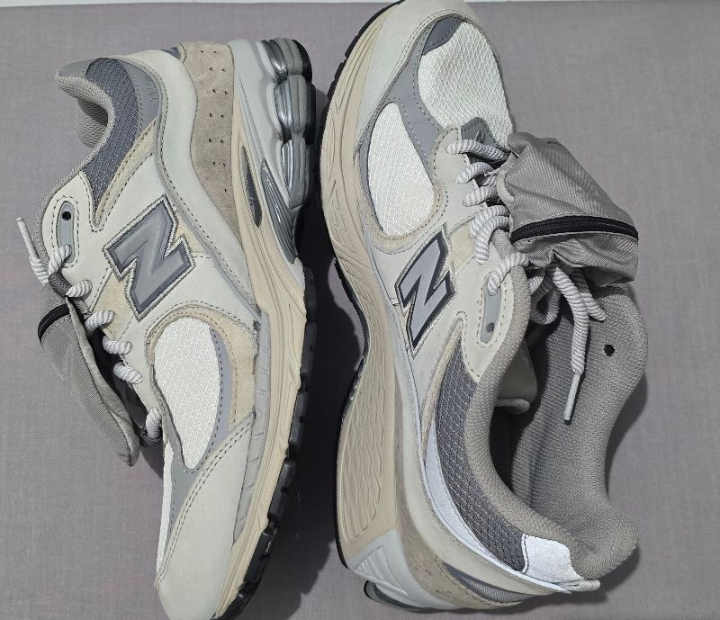 Sepatu New Balance NB 2002R With Stow Pockets