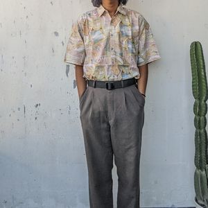 KEMEJA MOTIF TOURIST