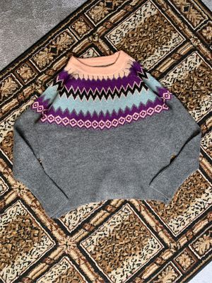 KNIT SWEATER