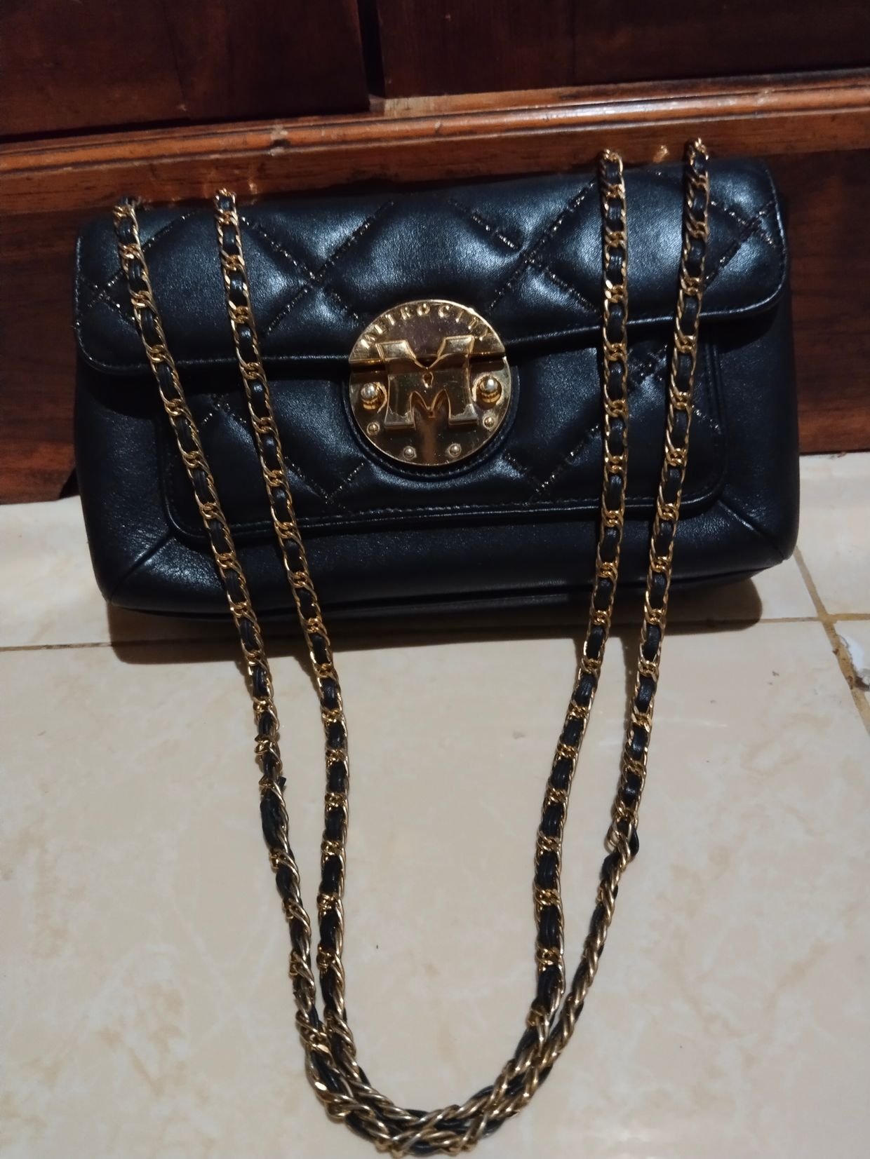 Metrocity Casual Tas dompet Wanita black Preloved