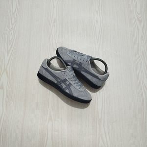 Onitsuka Tiger tokuten grey