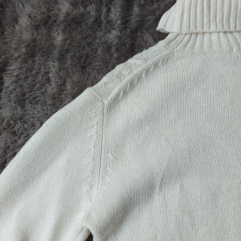 Sweater kepang putih brand GU, foto 3