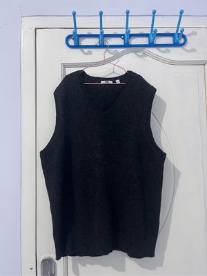 Vest Brand Uniqlo