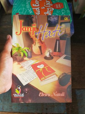 Novel Janji Hati