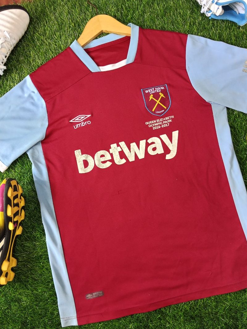 Jersey West HAM United 2016-2017, foto 2