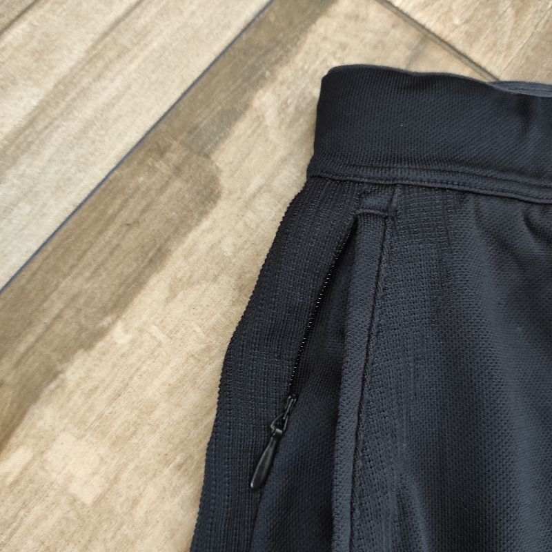 Uniqlo celana pendek size S, foto 4