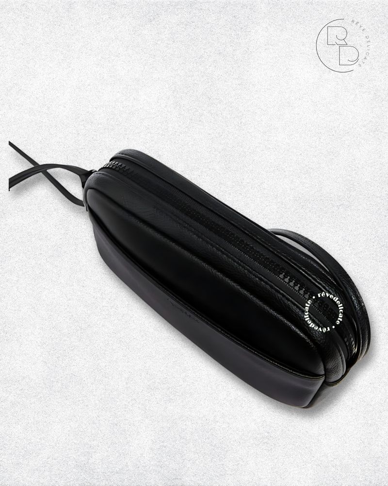 Pull&Bear Slim Black Sling Bag – Tas Slempang Cewek Simple, foto 4