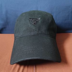 Cap NBA Chicago Bulls warna hitam