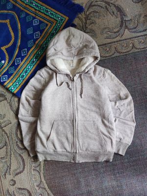 Hoodie Uniqlo Sherpa dalam Uniqlo