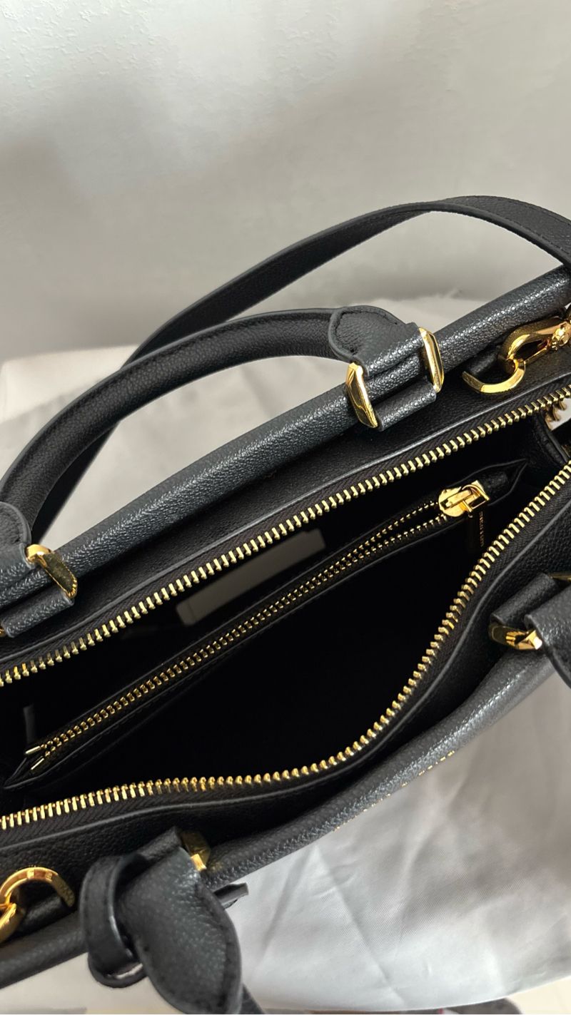 Charles & Keith, foto 4