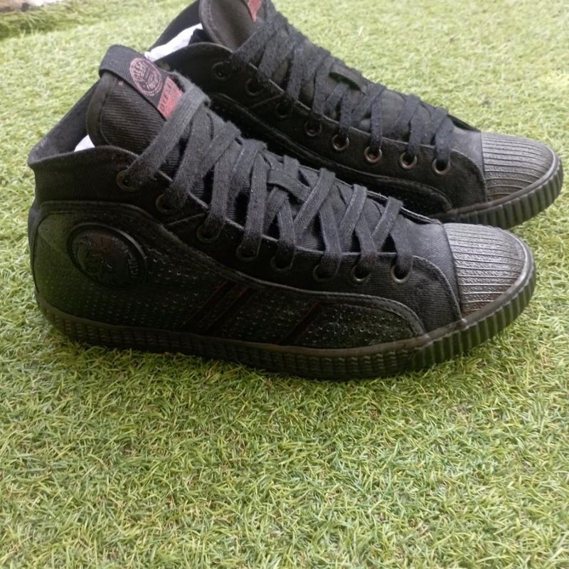 Sepatu DIESEL size 42, foto 2