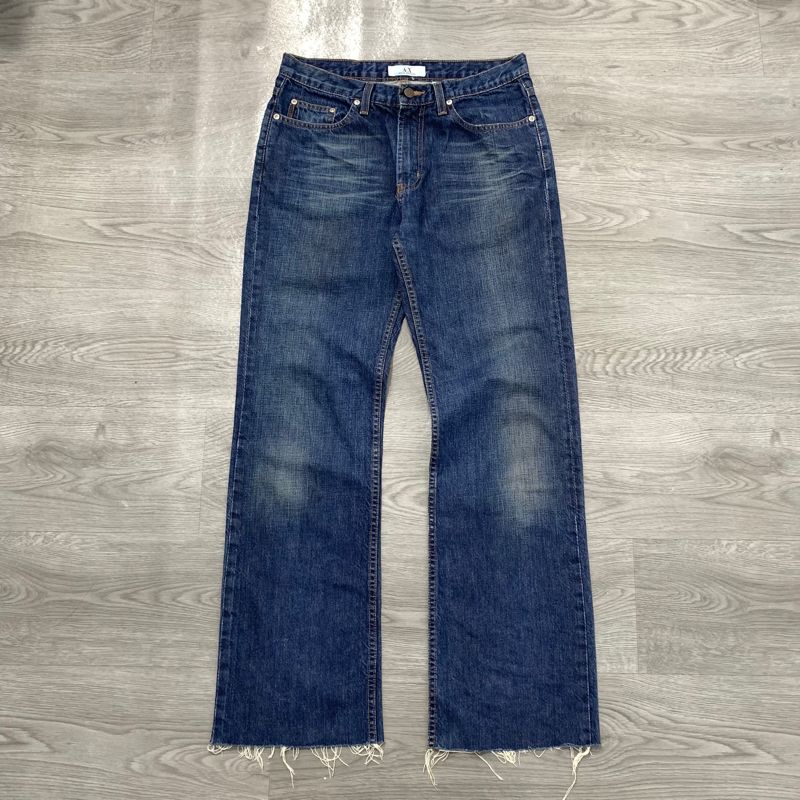 ARAMANI EXCHANGE DESTRESSED BOOTCUT DENIM JEANS, foto 3