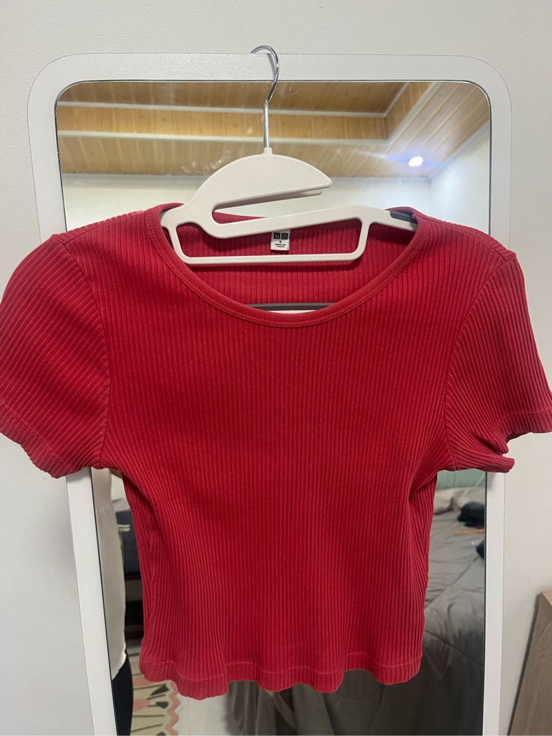 Uniqlo Knit Round Neck Crop Top, foto 2