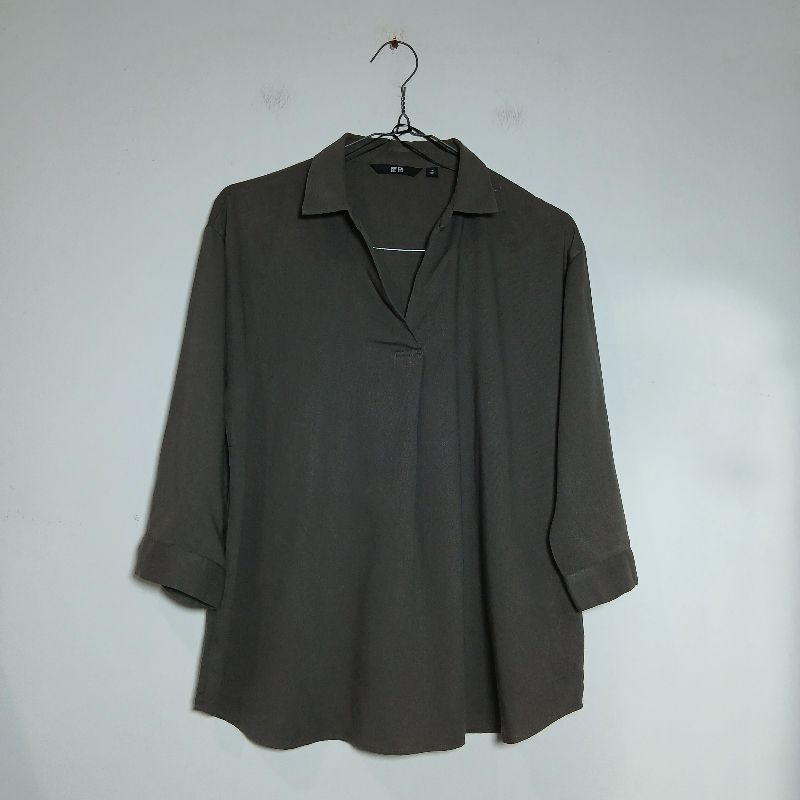 Uniqlo Rayon Skipper Collar Blouse, foto 2